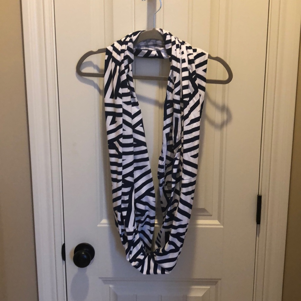 Infinity scarf